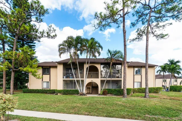 1-bedroom home at 414 Pine Glen Lane #D-2, Greenacres