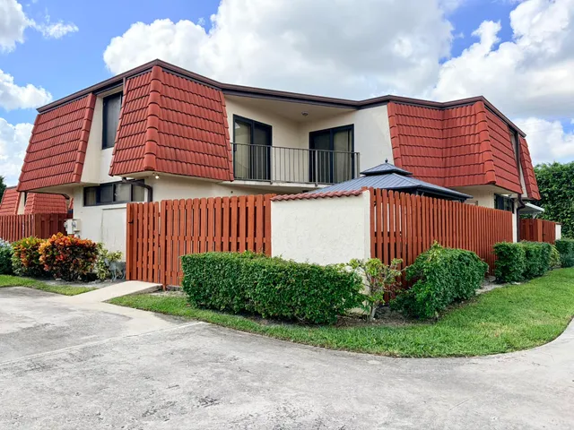 2-bedroom home at 3870 VICTORIA Drive, West Palm Beach