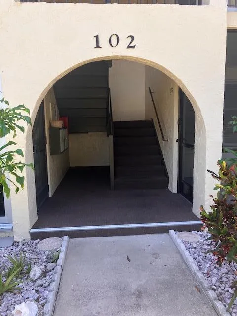 2-bedroom rental at 102 Lake Pine Circle #A-2, Greenacres
