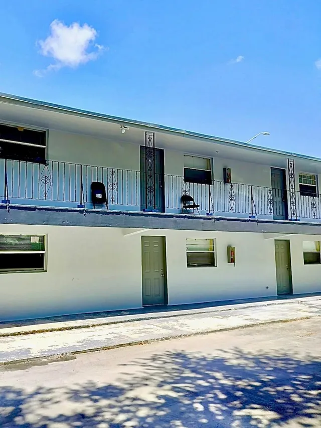 1-bedroom rental at 113 NW 27TH Avenue #10, Fort Lauderdale