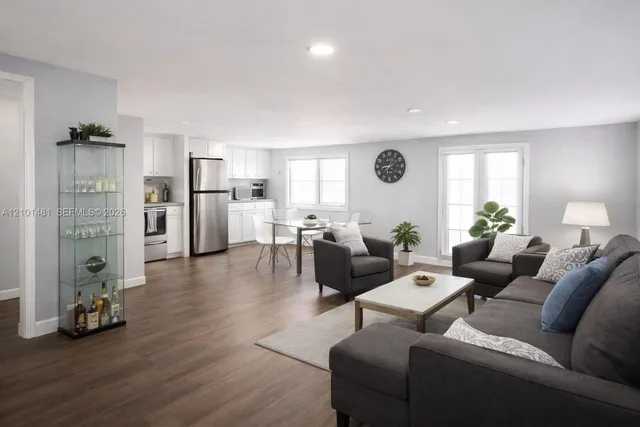 4-bedroom home at 3120 W Hallandale Beach Boulevard #613, Hallandale Beach