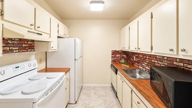 1-bedroom home at 101 SW 132nd Way #304J, Pembroke Pines
