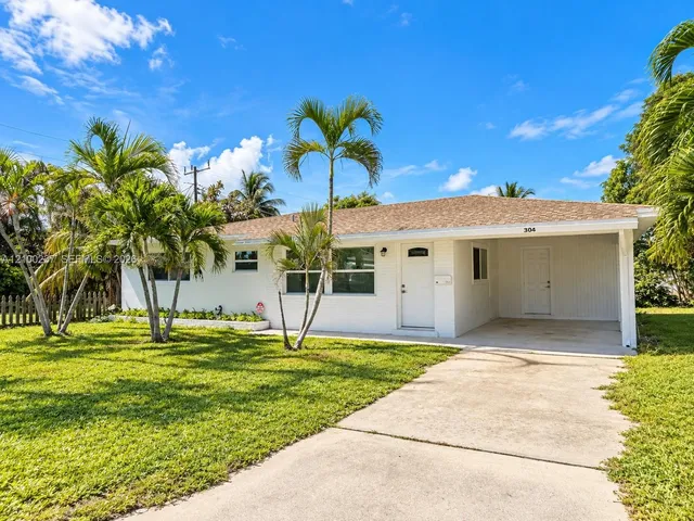 3-bedroom home at 304 SW 6th Avenue, Boynton Beach
