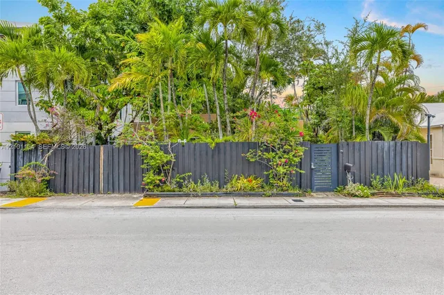 4-bedroom home at 917 SE 2nd Court, Fort Lauderdale