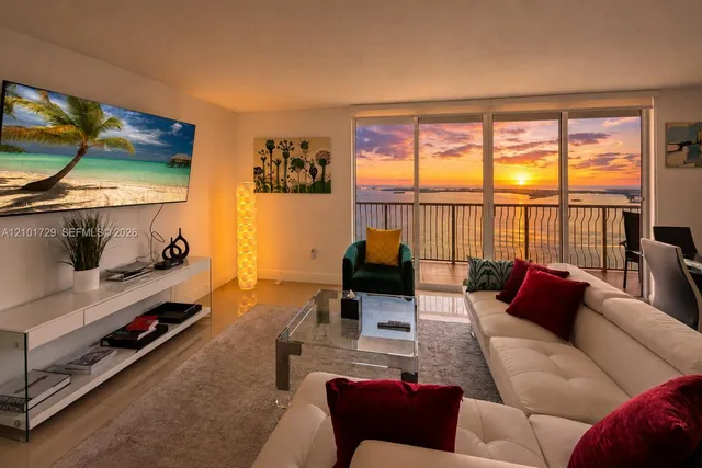 3-bedroom home at 1200 Brickell Bay Drive #3701, Miami