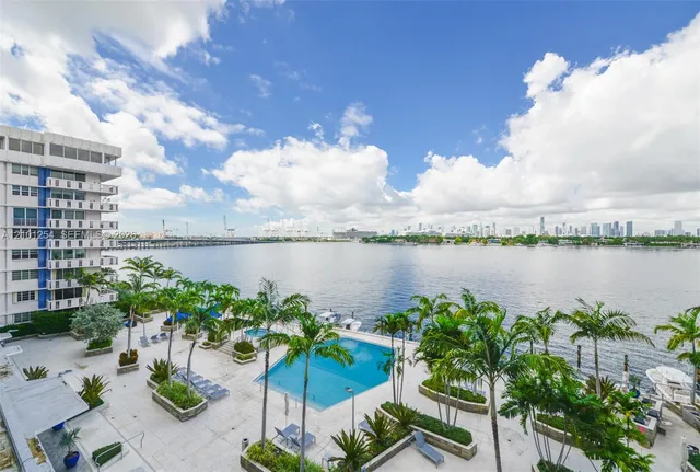 1-bedroom home at 800 West Avenue #629, Miami Beach