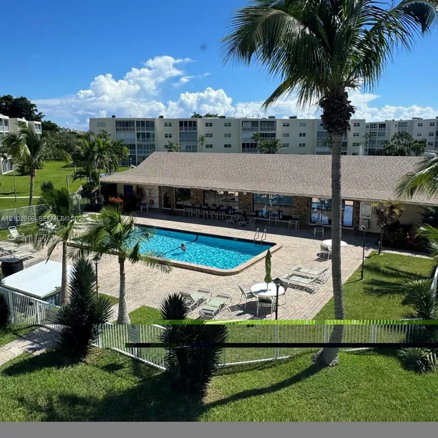 2-bedroom home at 1025 SE 2nd Avenue #301, Dania Beach
