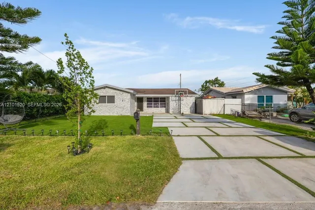 4-bedroom rental at 2340 N 66th Terrace, Hollywood