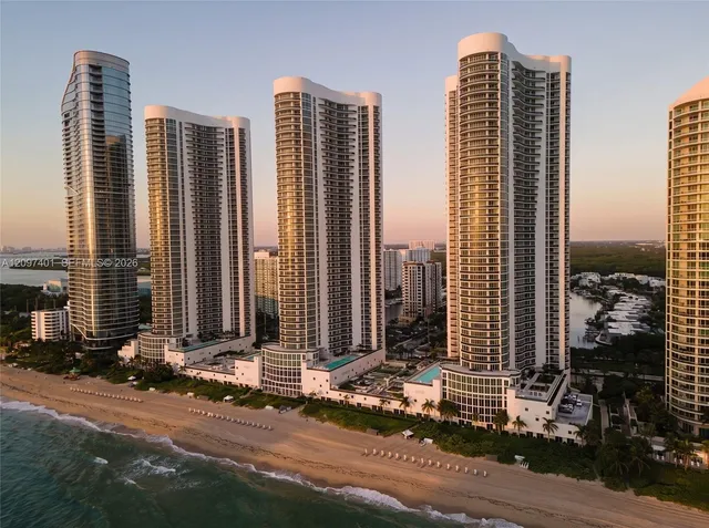 2-bedroom rental at 15901 Collins Avenue #405, Sunny Isles Beach