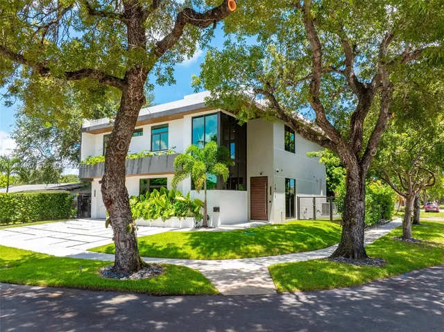 5-bedroom rental at 1875 NE 193rd Street, Miami
