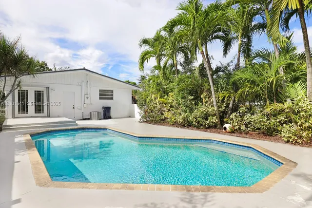 2-bedroom rental at 8850 NE 4th Avenue, El Portal
