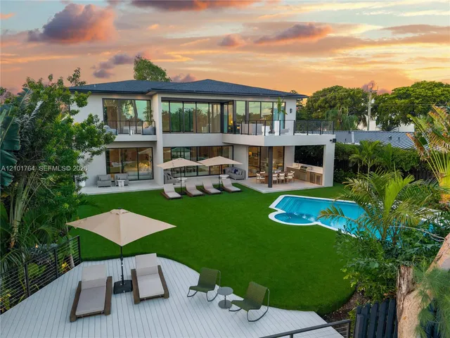 8-bedroom rental at 2340 NE 201st Street, Miami