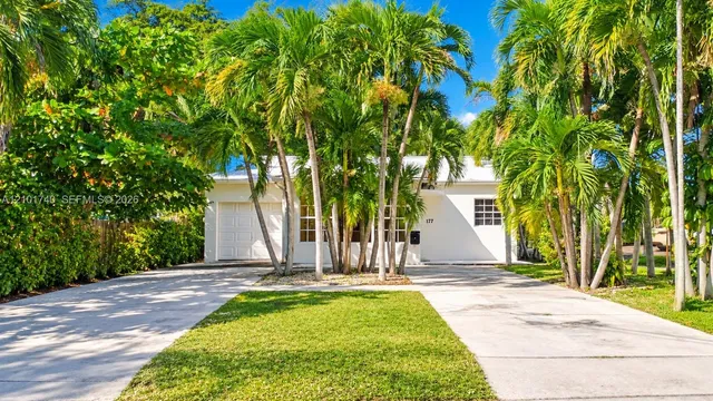 3-bedroom rental at 177 NE 86th Street #0, El Portal