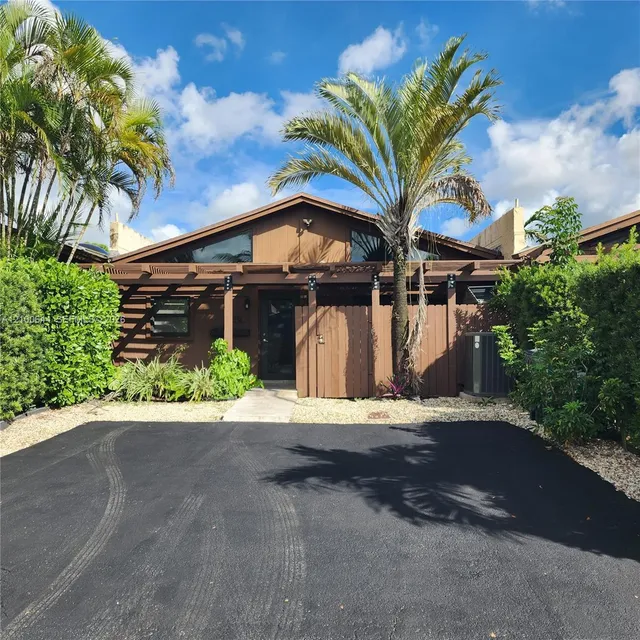 2-bedroom rental at 11316 SW 114th Cir Terrace, Miami