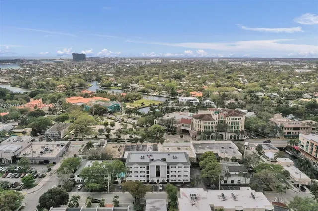 2-bedroom rental at 1212 SE 2nd Court #301, Fort Lauderdale