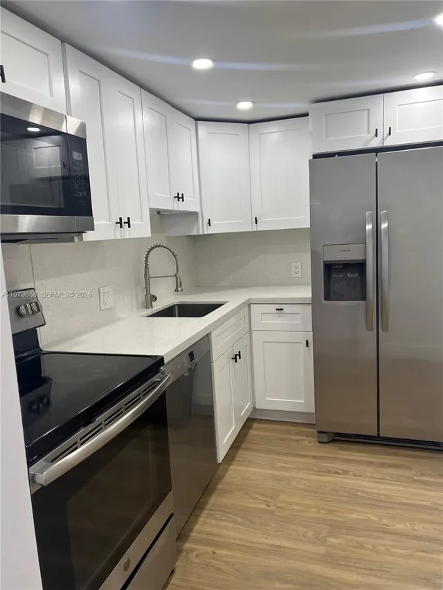 2-bedroom rental at 20301 W Country Club Drive #1024, Aventura