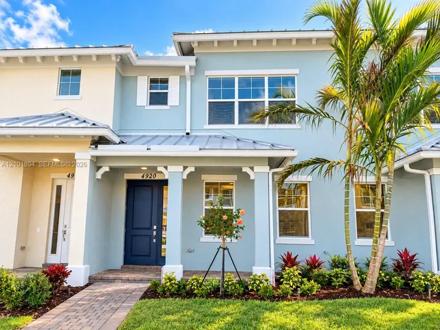3-bedroom rental at 4920 Eucalyptus Drive #3, Hollywood