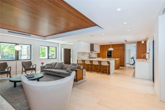 5-bedroom rental at 1035 Catalonia Avenue, Coral Gables