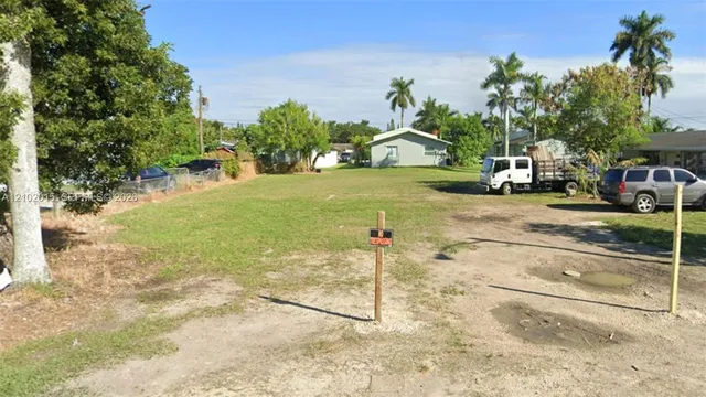 Land at 1241 NW 9th Street, Homestead