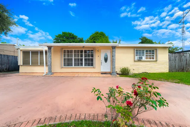 3-bedroom home at 6635 Hope Street, Hollywood