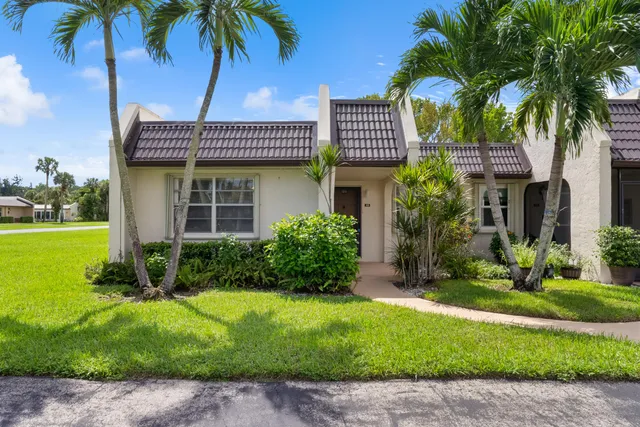 2-bedroom home at 100 Lake Rebecca Drive, West Palm Beach
