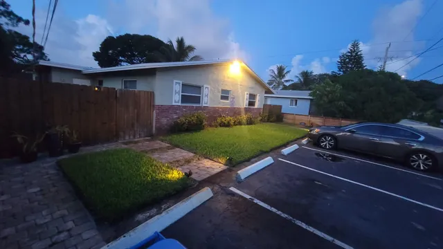2-bedroom rental at 981 NE 36TH Street #1, Oakland Park
