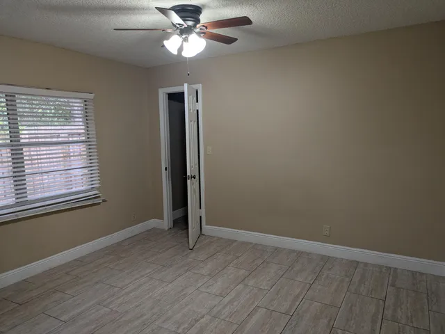 3-bedroom rental at 3502 Riverside Drive, Coral Springs