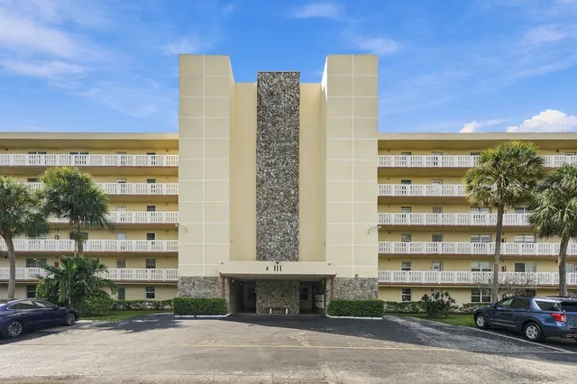 2-bedroom rental at 111 SE 3RD Avenue #602, Dania Beach
