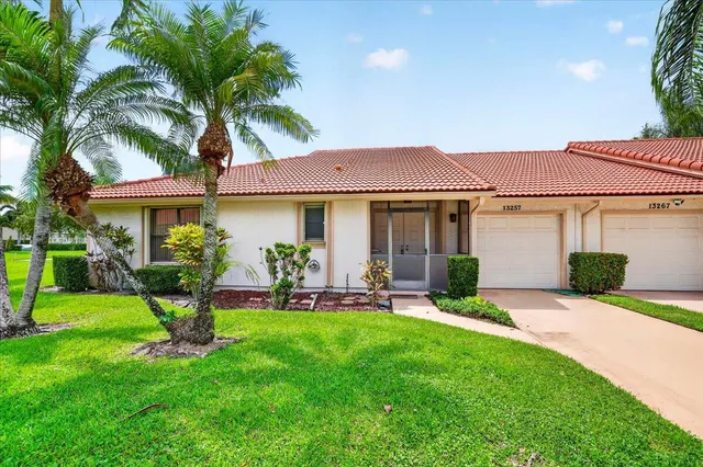 2-bedroom rental at 13257 Touchstone Place, Palm Beach Gardens