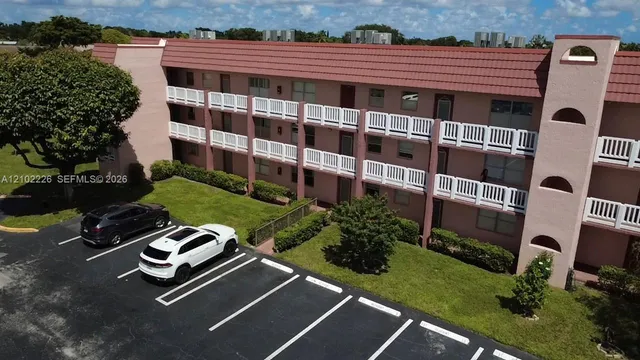 2-bedroom home at 9641 Sunrise Lakes Boulevard #203, Sunrise