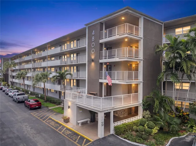 3-bedroom home at 4800 Hillcrest Lane #503-504, Hollywood