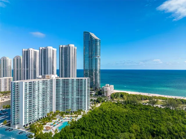 2-bedroom rental at 100 Bayview Drive #1919, Sunny Isles Beach