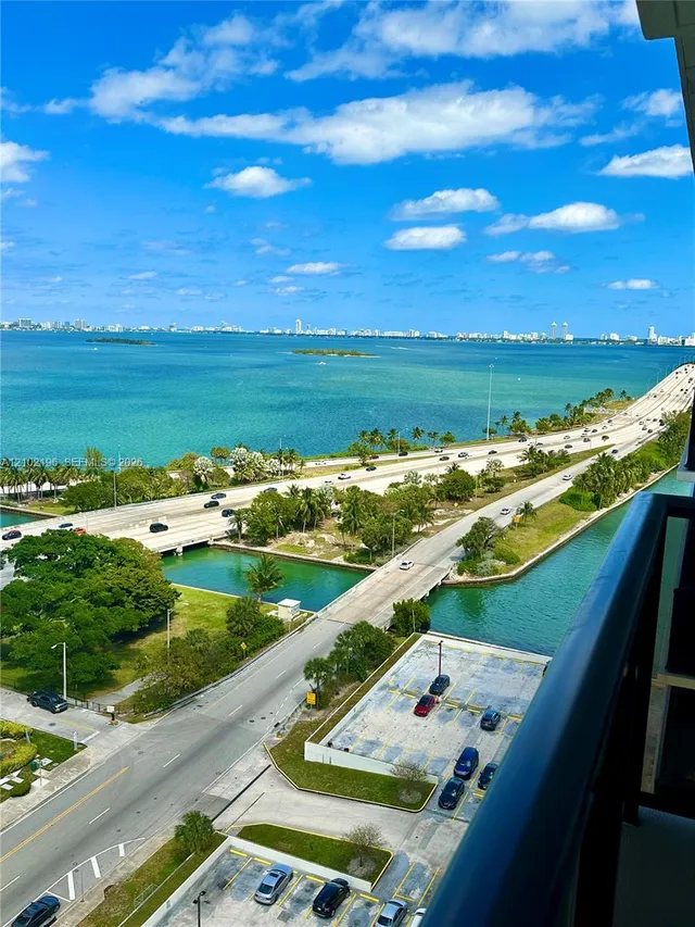 1-bedroom rental at 600 NE 36th Street #2015, Miami