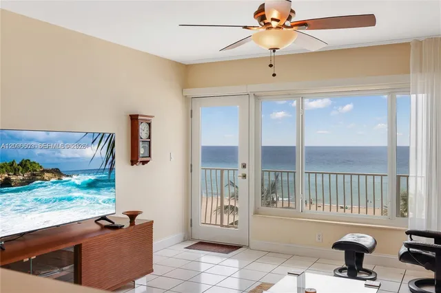 1-bedroom rental at 300 Oregon Street #407, Hollywood