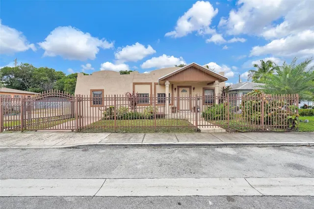 5-bedroom rental at 520 NW 49th Street #1, Miami