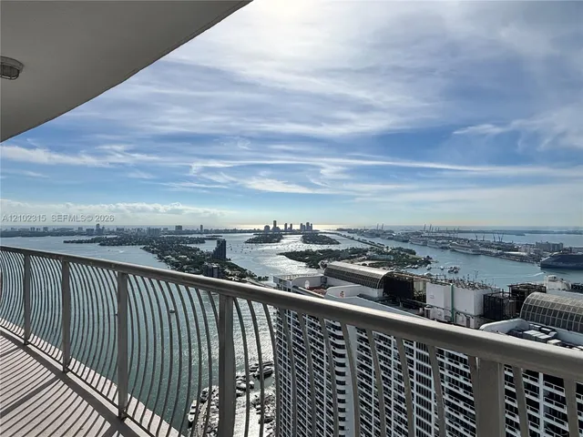 1-bedroom rental at 1750 N Bayshore Drive #4804, Miami