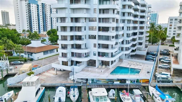 1-bedroom home at 6830 INDIAN CREEK Drive #5D, Miami Beach