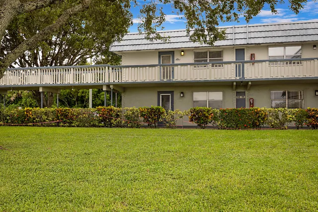 2-bedroom home at 136 Tuscany B, Delray Beach