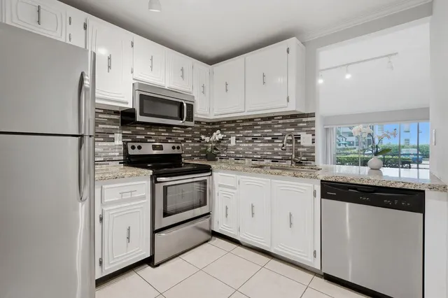 1-bedroom home at 485 N PINE ISLAND Road #A105, Plantation