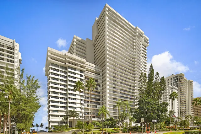 2-bedroom rental at 4280 GALT OCEAN Drive #15E, Fort Lauderdale