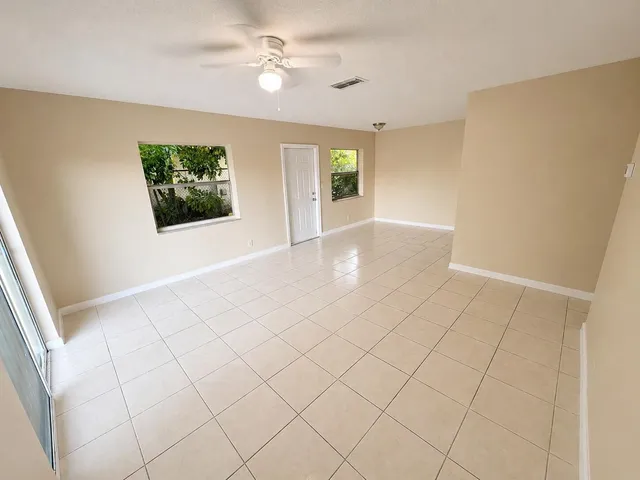 1-bedroom rental at 4151 NW 30th Terrace, Lauderdale Lakes