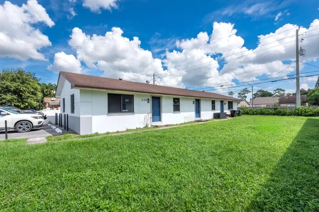 3-bedroom rental at 224 JACKSON Avenue, Greenacres