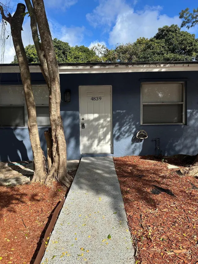 2-bedroom rental at 4839 Serafica Drive, Lake Worth Beach