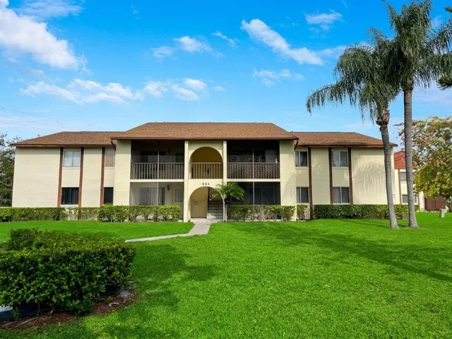 2-bedroom rental at 4987 Sable Pine Circle #C1, West Palm Beach