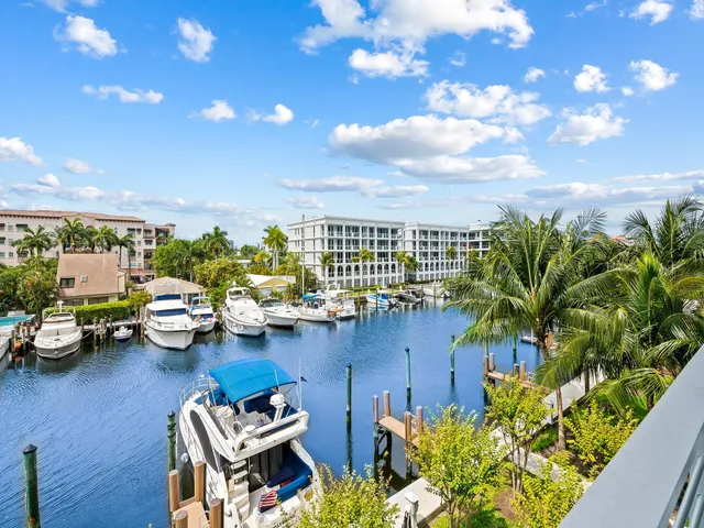 4-bedroom rental at 21 Isle Of Venice Drive, Fort Lauderdale