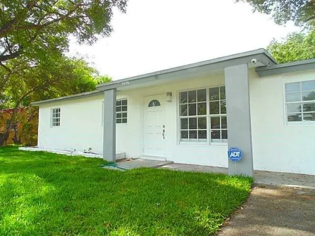 3-bedroom rental at 5806 Hope Street, Hollywood