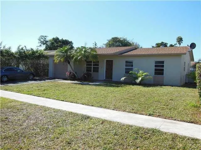 3-bedroom rental at 316 SW 80TH Avenue, North Lauderdale