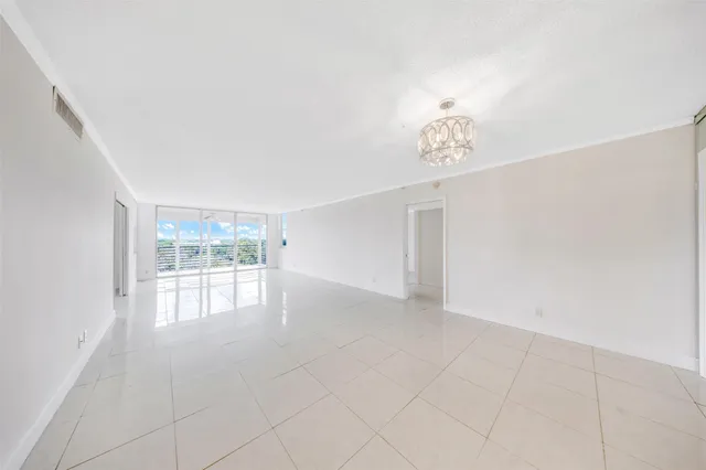 3-bedroom rental at 625 OAKS Drive #802, Pompano Beach