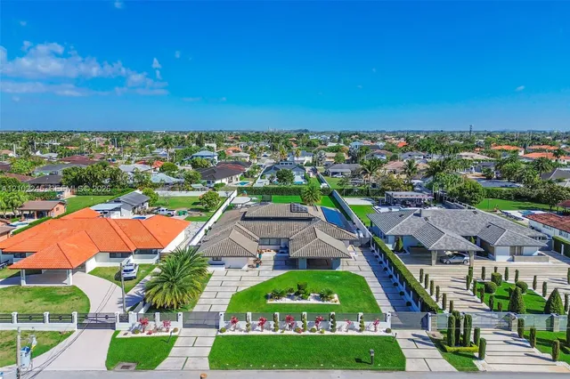 5-bedroom home at 13801 SW 34th Street, Miami
