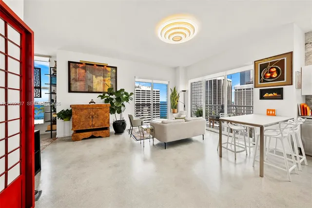 2-bedroom home at 133 NE 2nd Avenue #2702, Miami